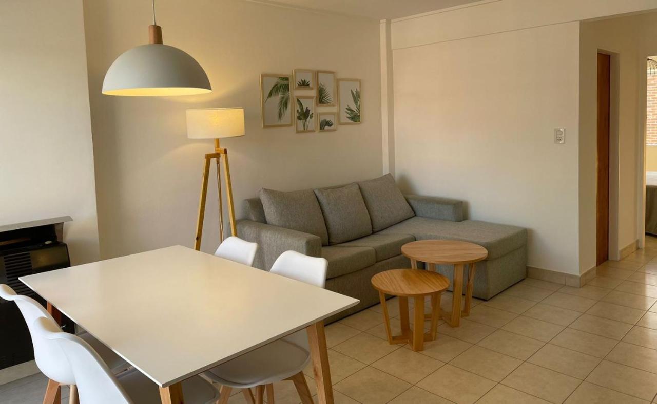 Departamento Centrico Con Cochera - 2 Ambientes - Apartment *