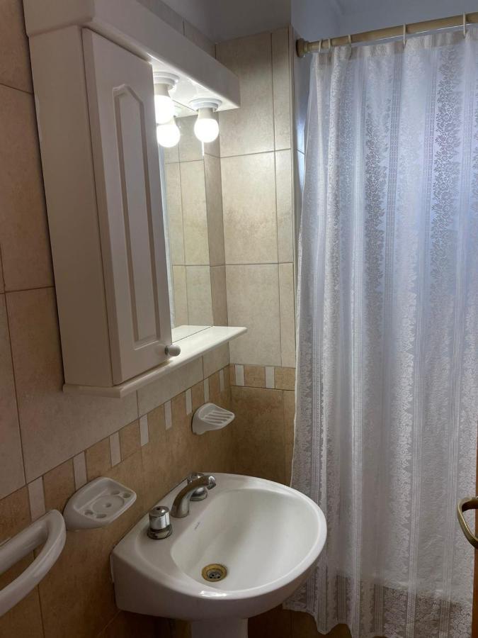 Departamento Centrico Con Cochera - 2 Ambientes - *