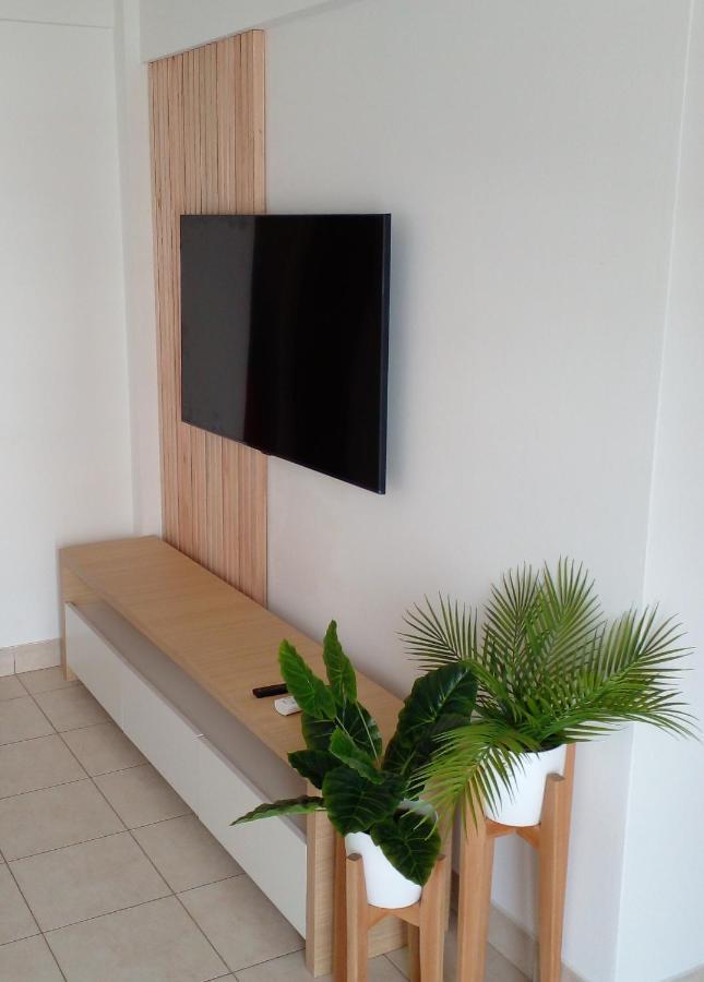 Departamento Centrico Con Cochera - 2 Ambientes - *